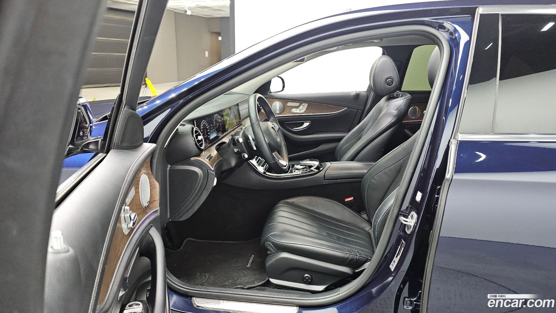 Main__Slider__Photo:E-Class Mercedes-Benz 2018.6-9