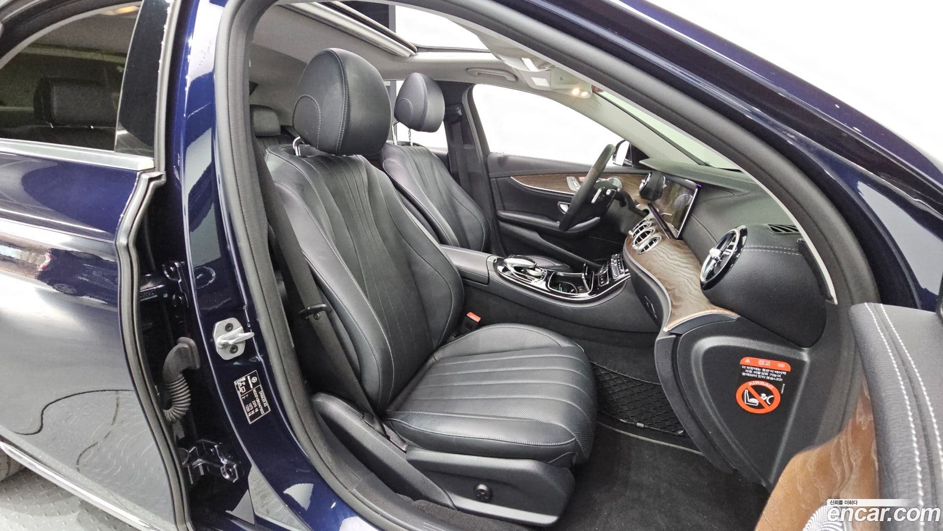 Main__Slider__Photo:E-Class Mercedes-Benz 2018.6-10