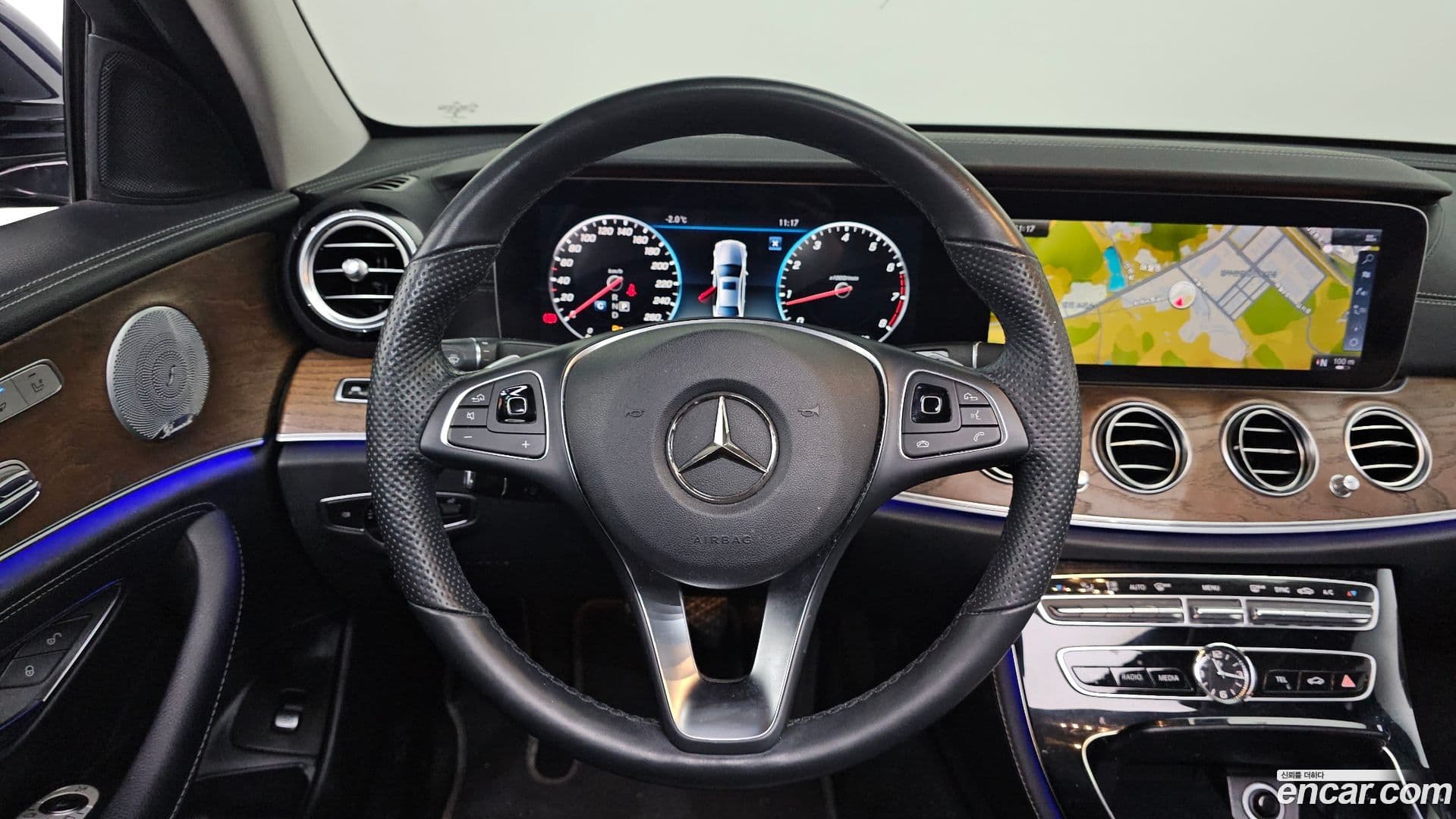 Main__Slider__Photo:E-Class Mercedes-Benz 2018.6-12