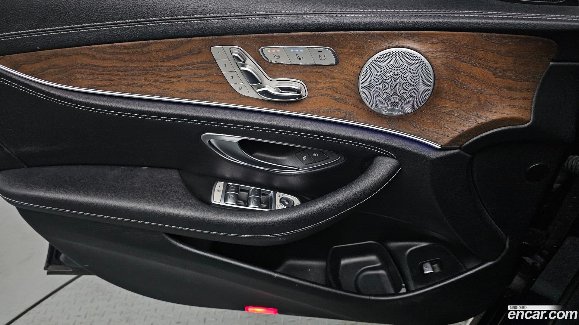 Main__Slider__Photo:E-Class Mercedes-Benz 2018.6-17