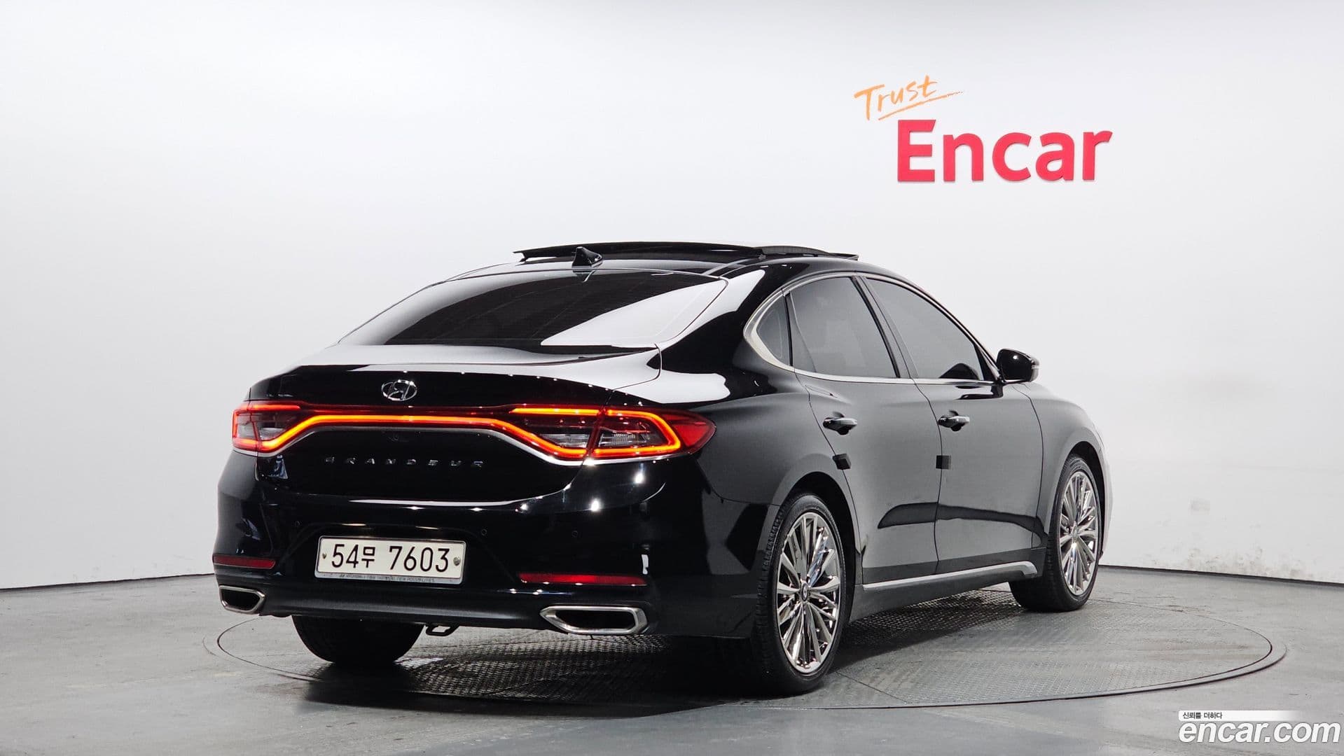 Main__Slider__Photo:Grandeur Hyundai 2018.0-1