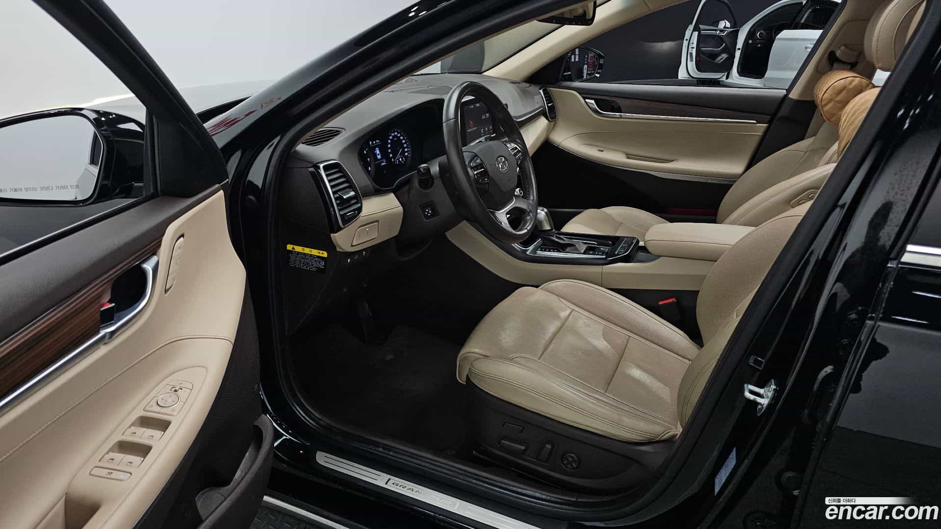 Grandeur Hyundai 2018.0-OPTION-015