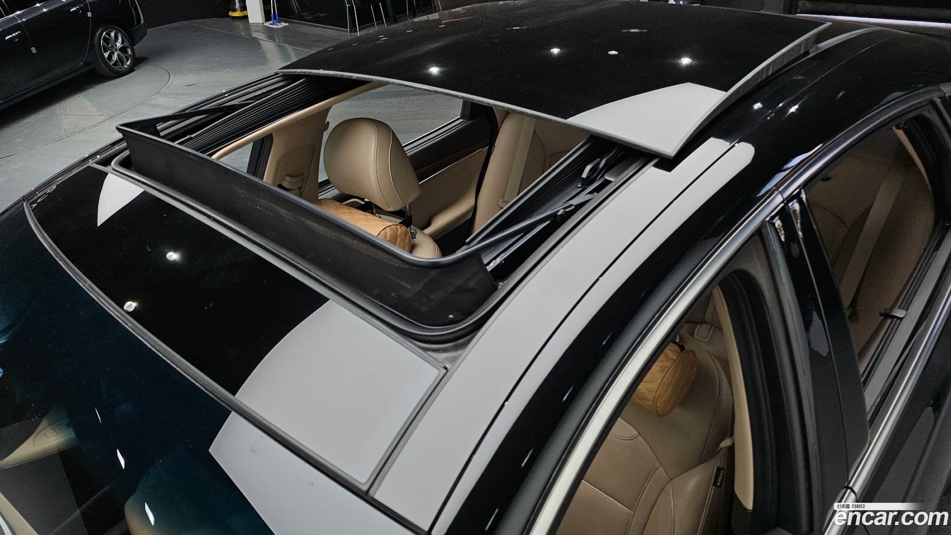 Main__Slider__Photo:Grandeur Hyundai 2018.0-15