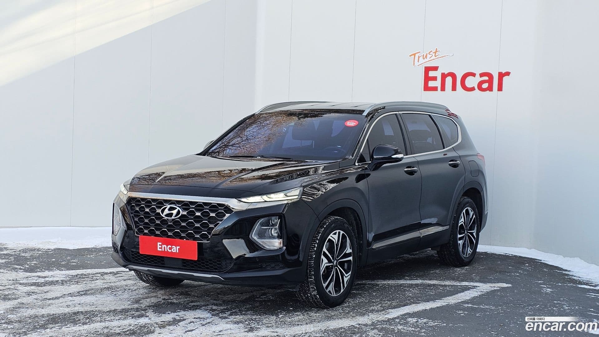 Main__Slider__Photo:Santafe Hyundai 2018.6-0