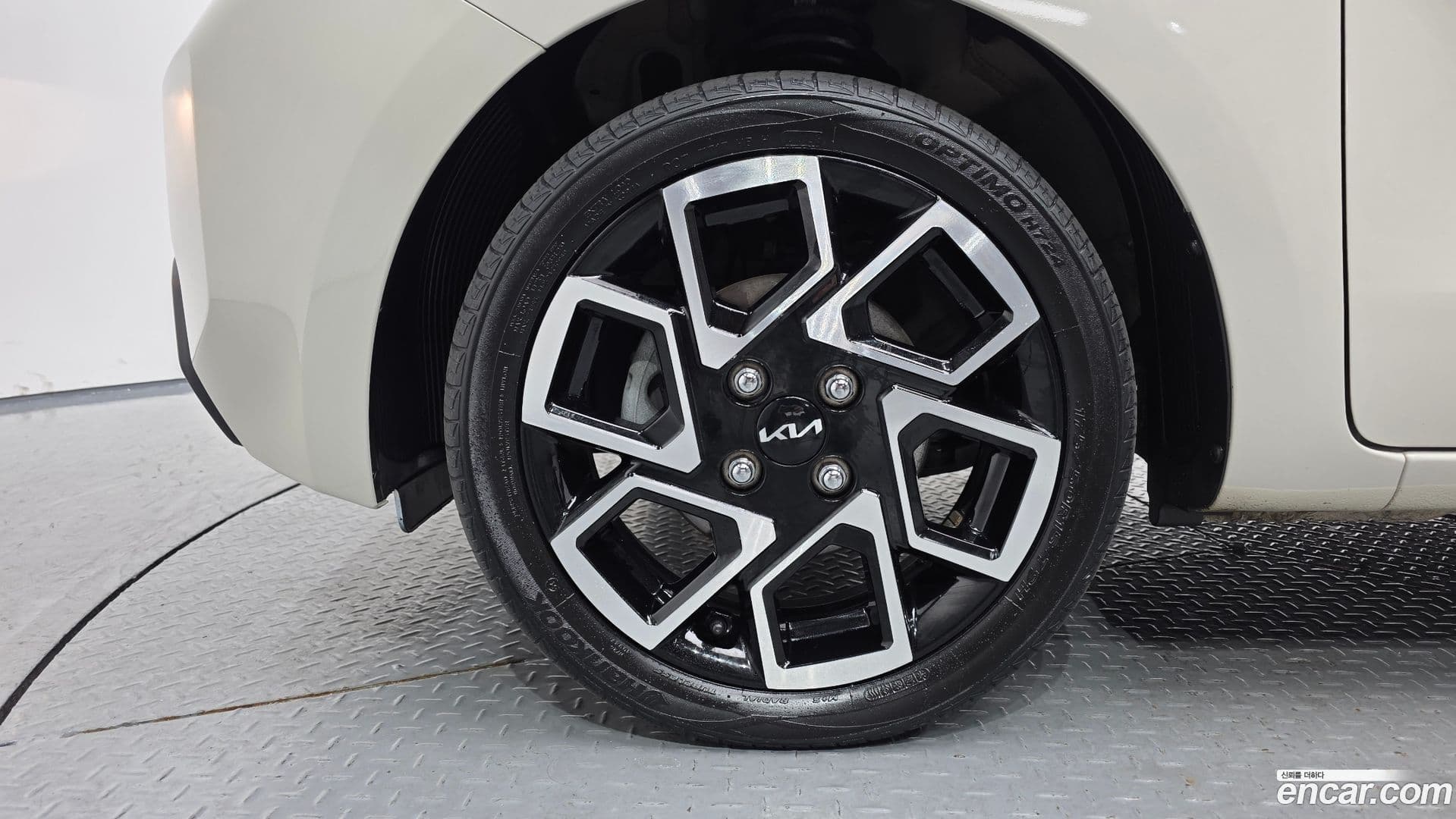 Main__Slider__Photo:RAY Kia 2023.1-4