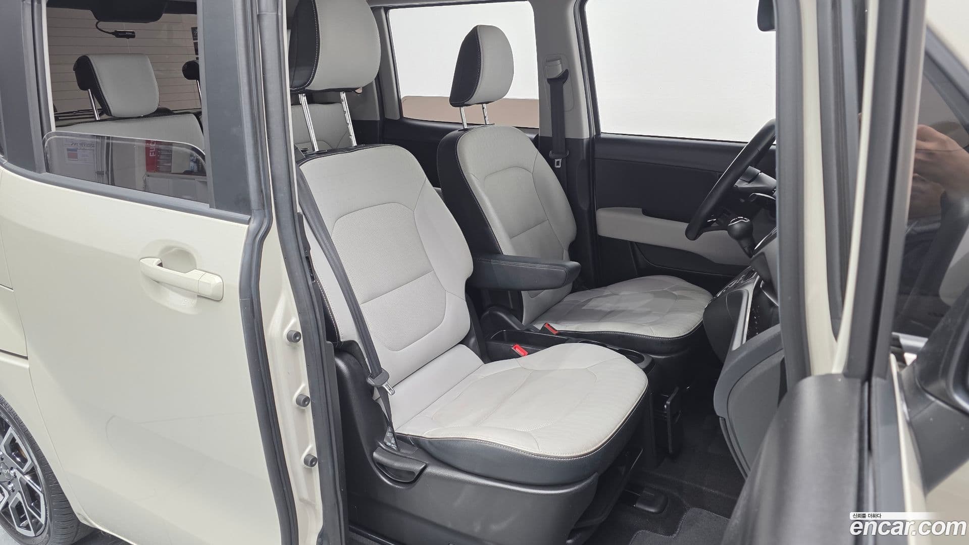 Main__Slider__Photo:RAY Kia 2023.1-9