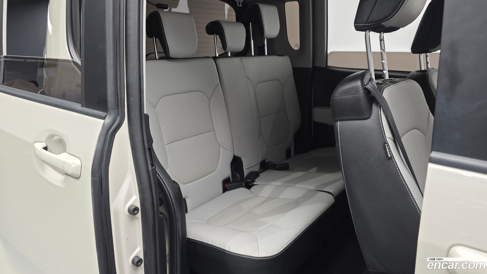 Main__Slider__Photo:RAY Kia 2023.1-11