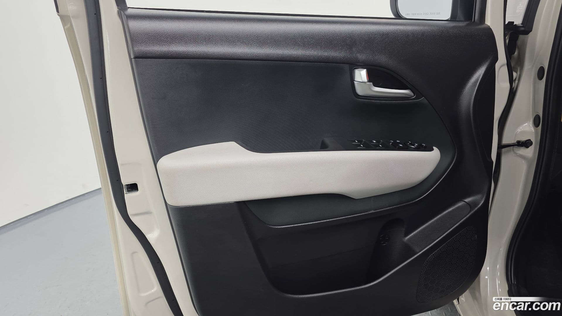 Main__Slider__Photo:RAY Kia 2023.1-16