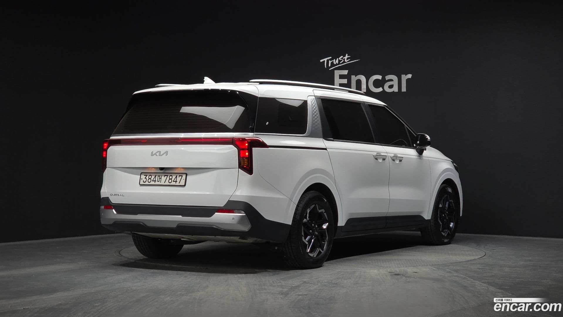 Main__Slider__Photo:Canival Kia 2024.2-1