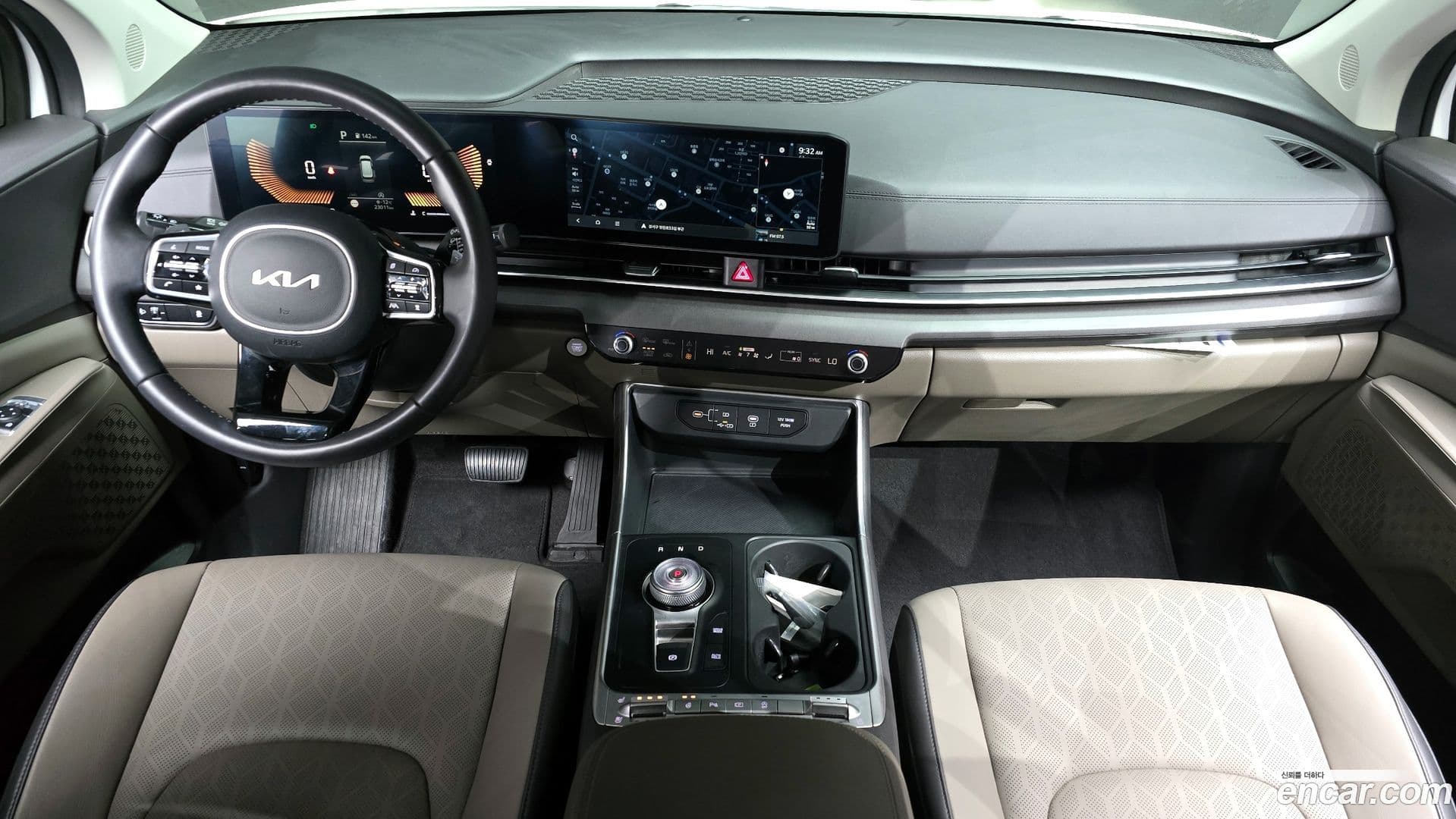 Main__Slider__Photo:Canival Kia 2024.2-6