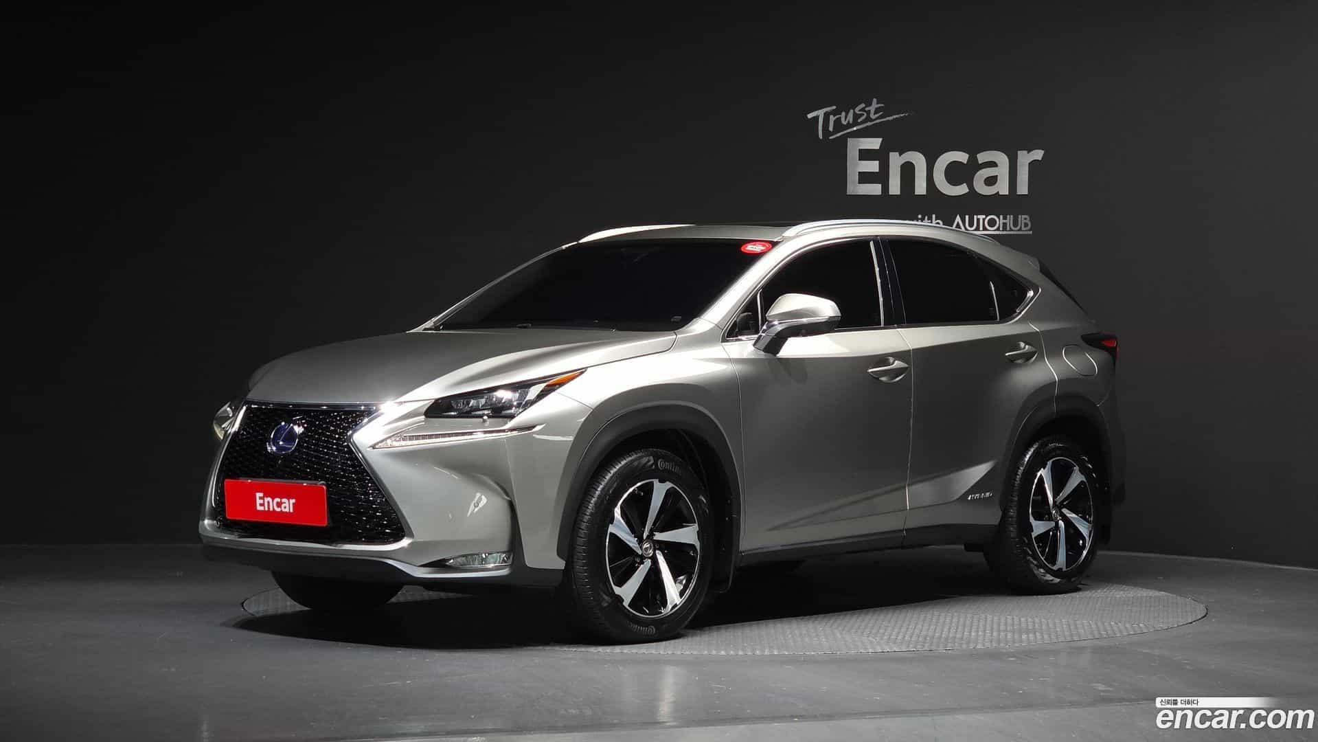 NX Lexus 2016.10-OUTER-001