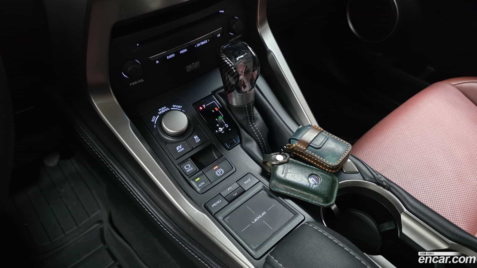 NX Lexus 2016.10-INNER-009