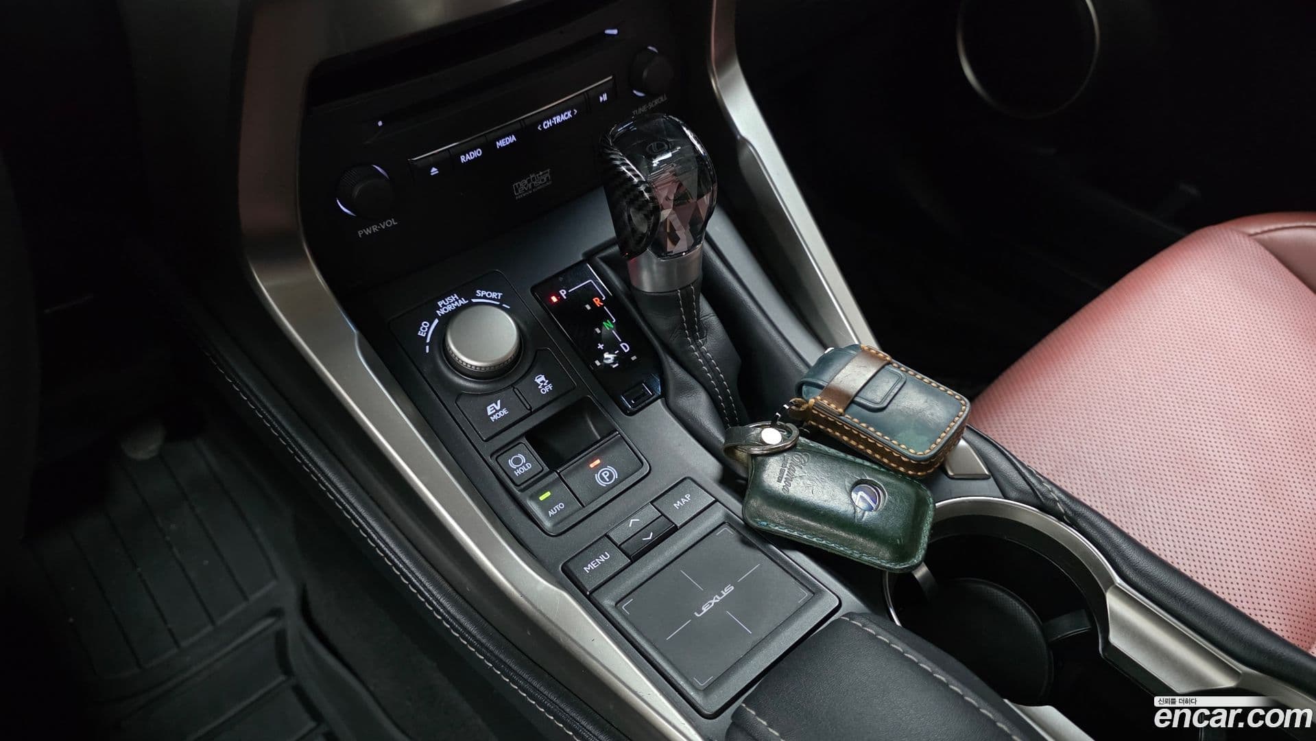 Main__Slider__Photo:NX Lexus 2016.10-8