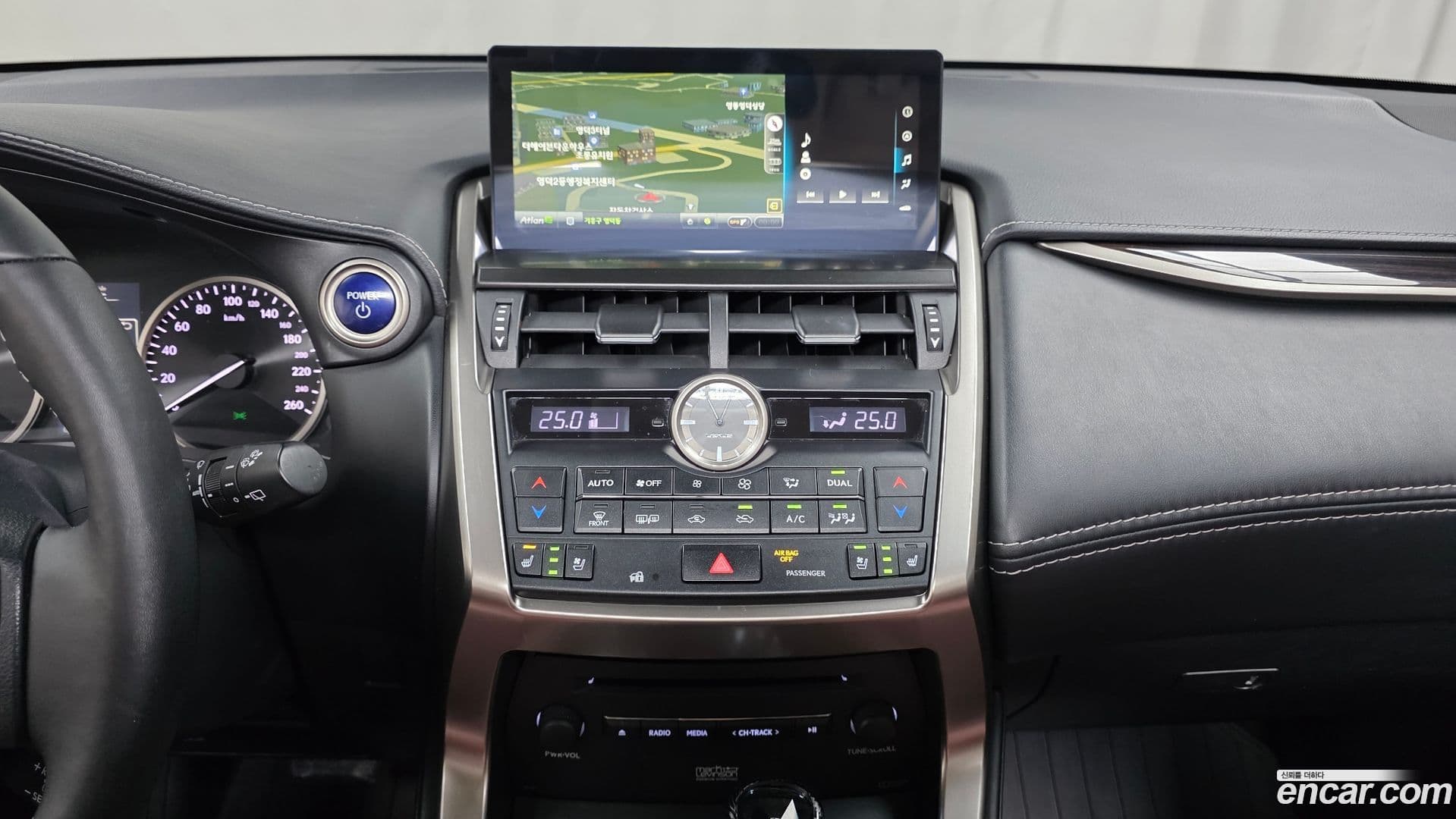 Main__Slider__Photo:NX Lexus 2016.10-13