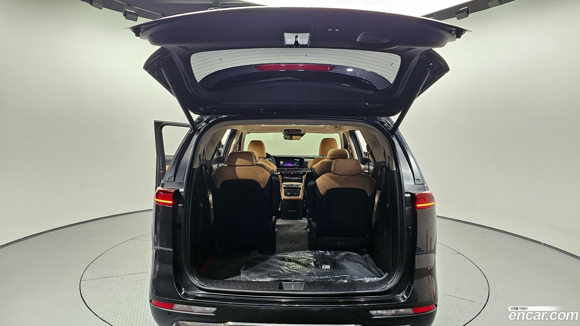 Main__Slider__Photo:Canival Kia 2022.11-19