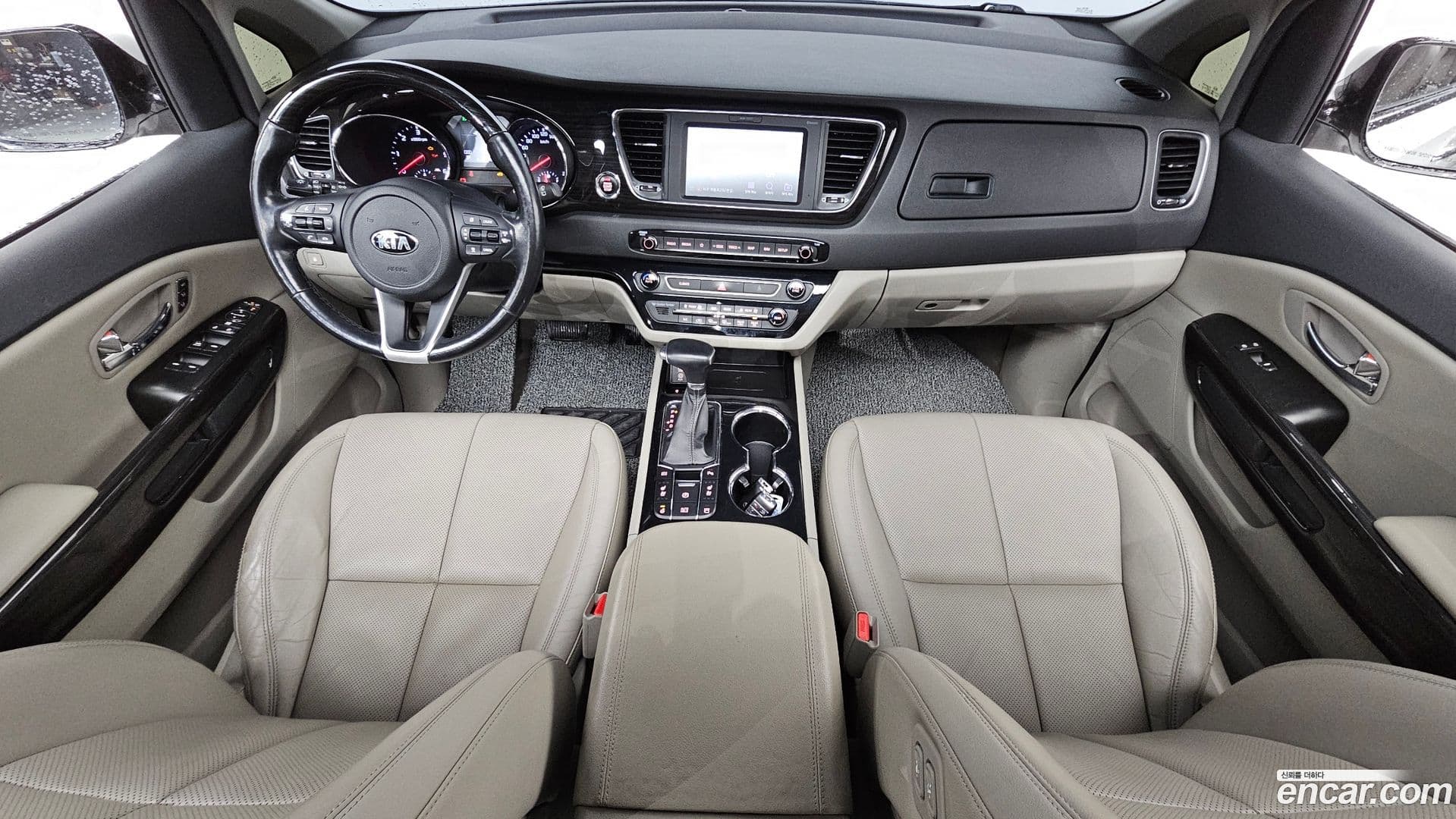 Main__Slider__Photo:Canival Kia 2018.3-6