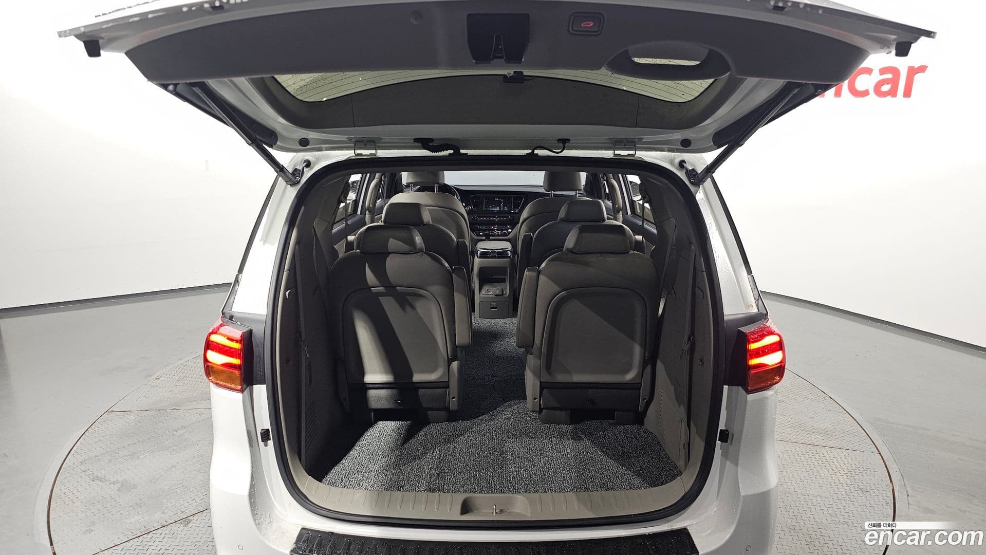 Main__Slider__Photo:Canival Kia 2018.3-19