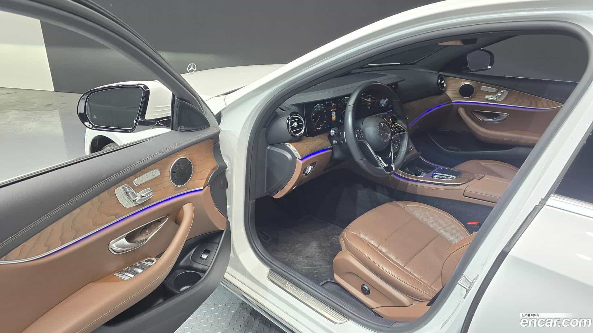 E-Class Mercedes-Benz 2023.9-INNER-010