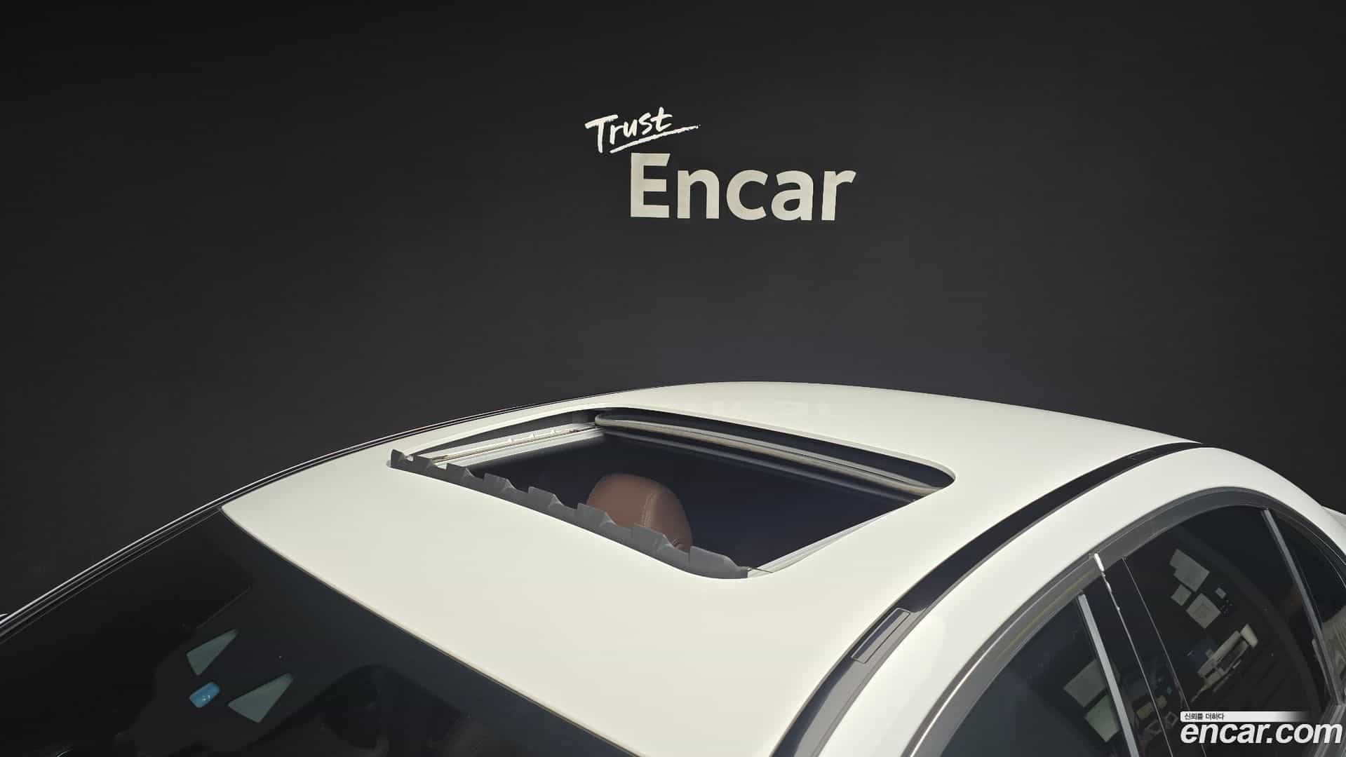 E-Class Mercedes-Benz 2023.9-OPTION-024