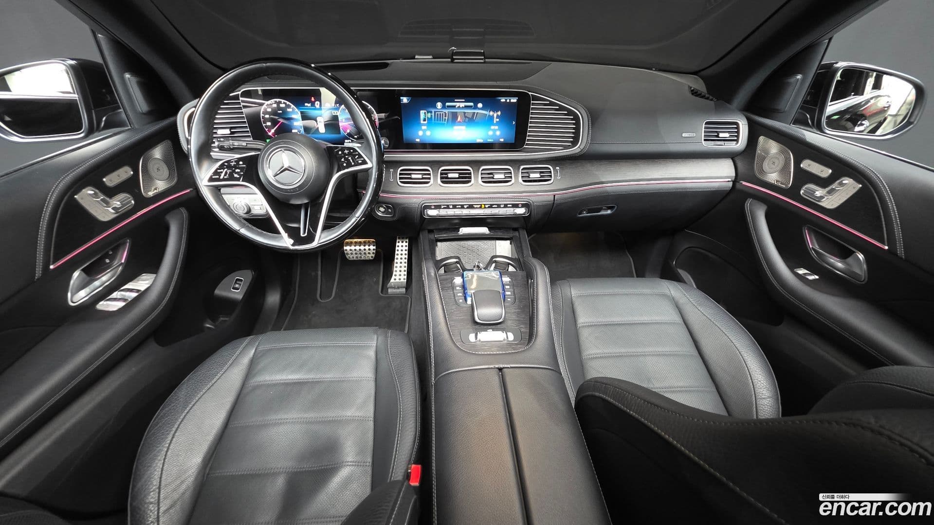 Main__Slider__Photo:GLS-Class Mercedes-Benz 2024.4-6