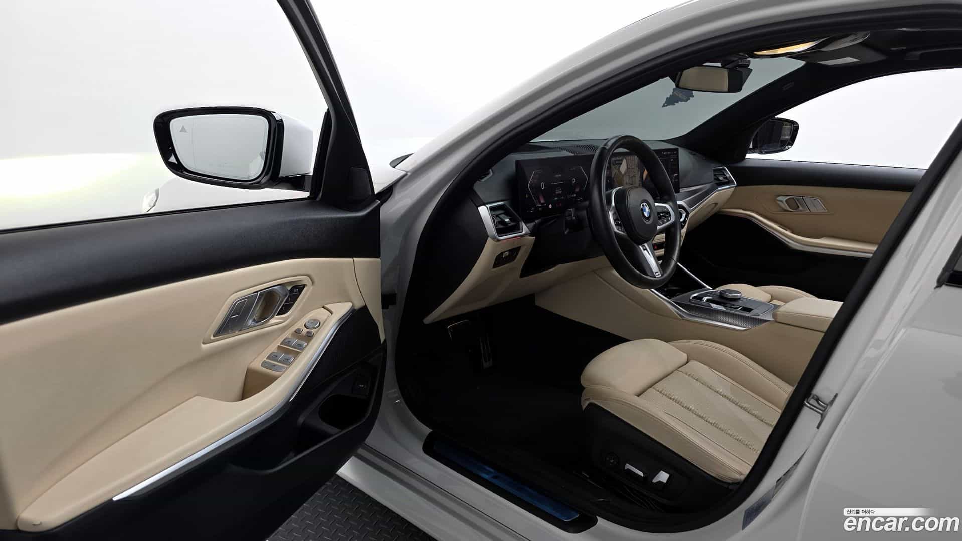 3-Series BMW 2022.10-INNER-010