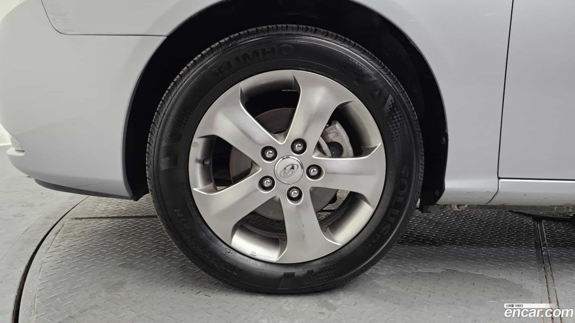 AVANTE Hyundai 2009.2-OUTER-005