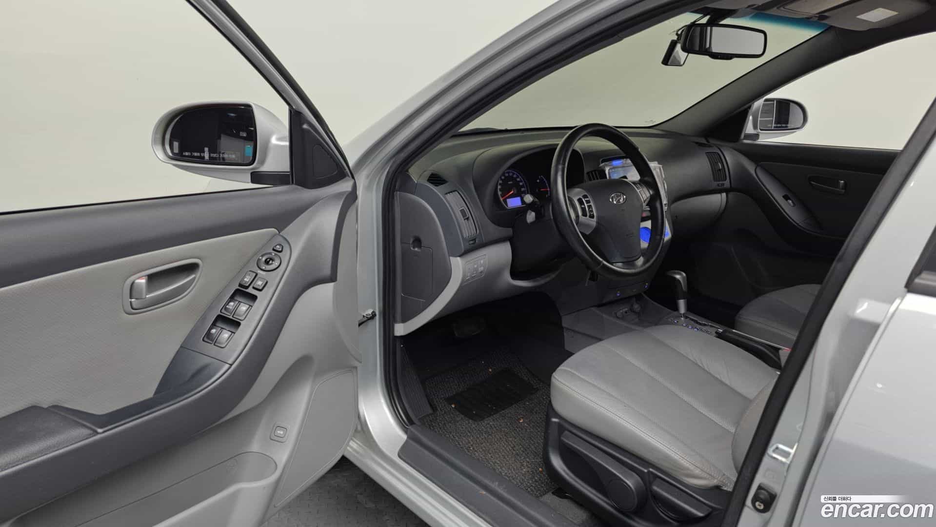 AVANTE Hyundai 2009.2-INNER-010