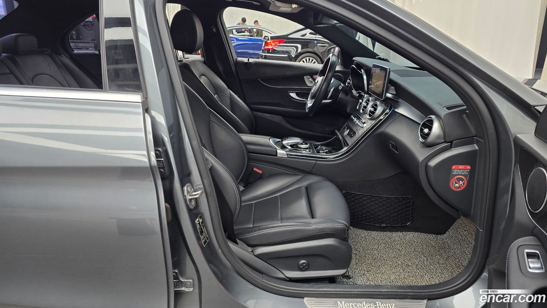 Main__Slider__Photo:C-Class Mercedes-Benz 2016.9-10