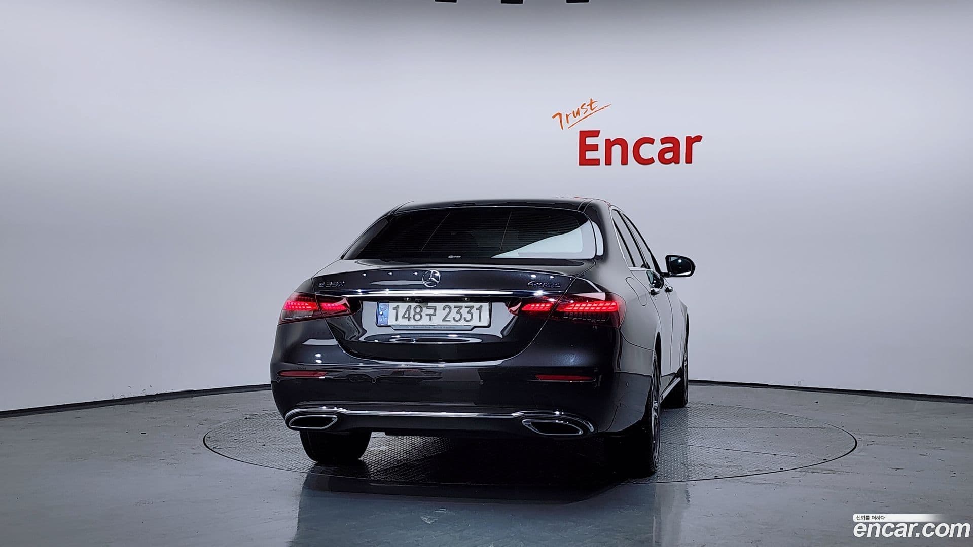 Main__Slider__Photo:E-Class Mercedes-Benz 2021.1-3