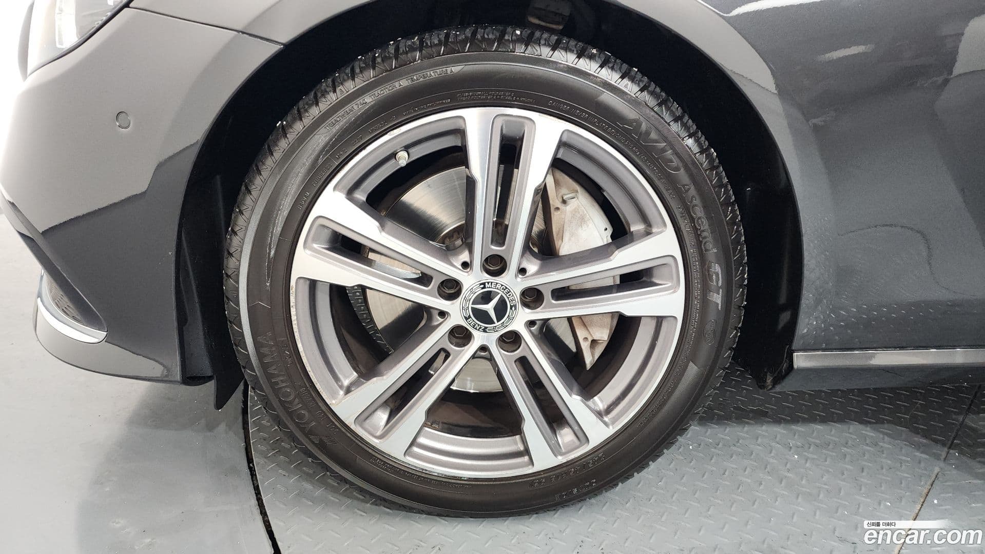 Main__Slider__Photo:E-Class Mercedes-Benz 2021.1-4