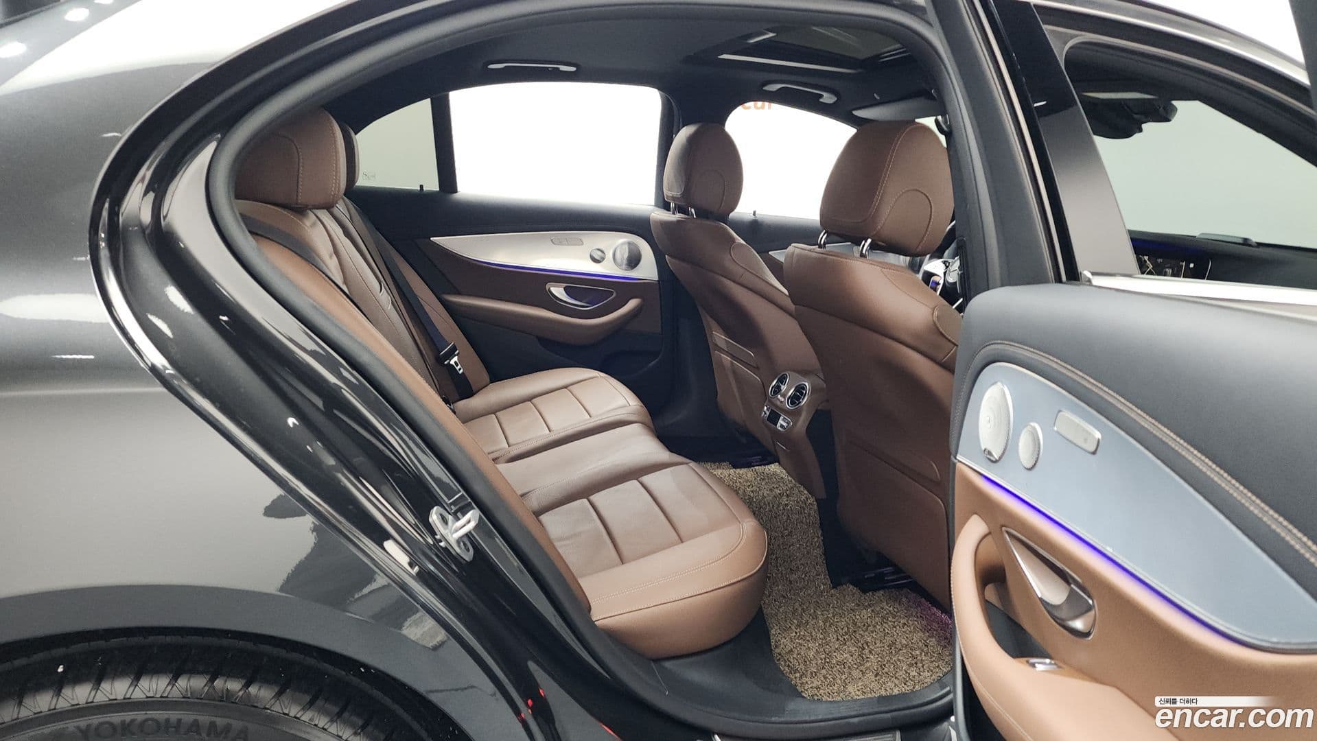 Main__Slider__Photo:E-Class Mercedes-Benz 2021.1-11