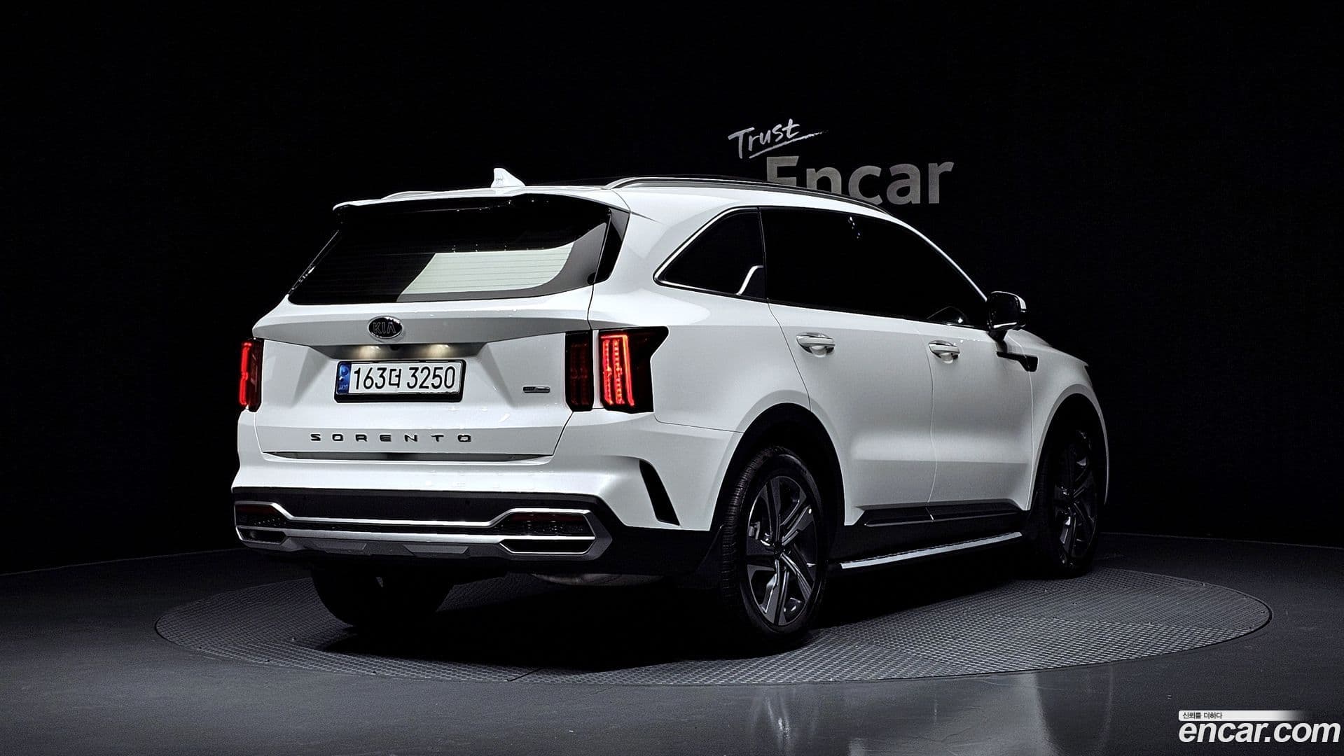 Main__Slider__Photo:Sorento Kia 2020.8-1