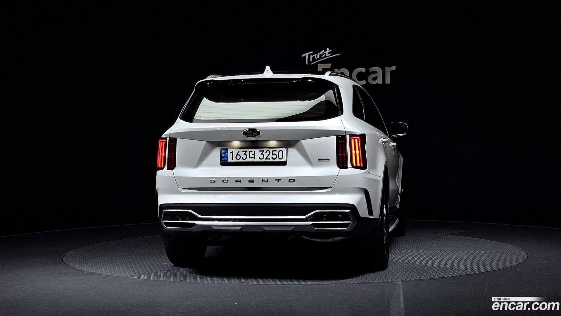 Main__Slider__Photo:Sorento Kia 2020.8-3