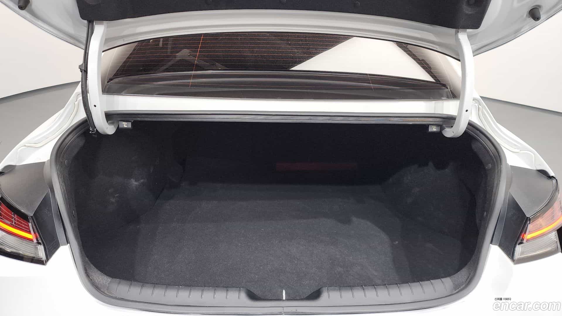 AVANTE Hyundai 2023.1-OPTION-024