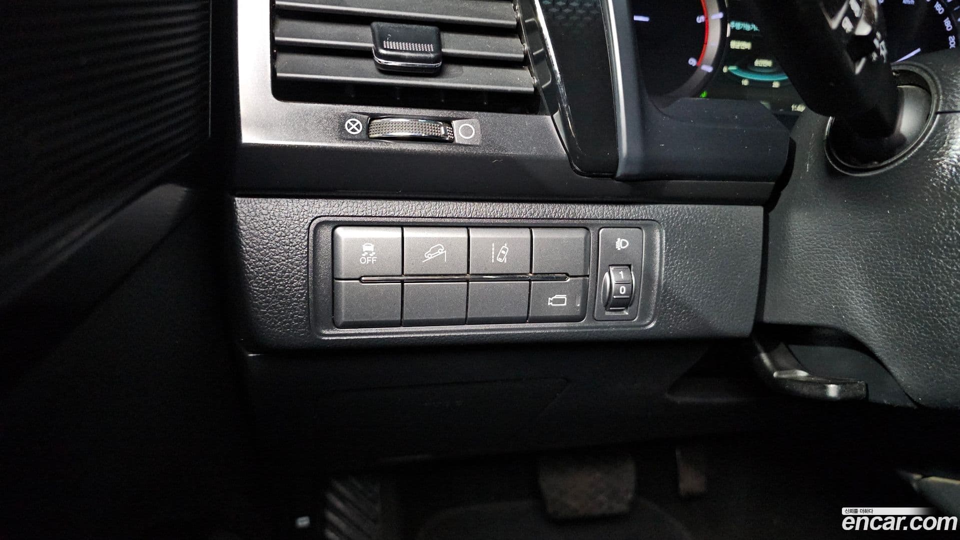 Main__Slider__Photo:Rexton KG_Mobility_Ssangyong 2019.10-15