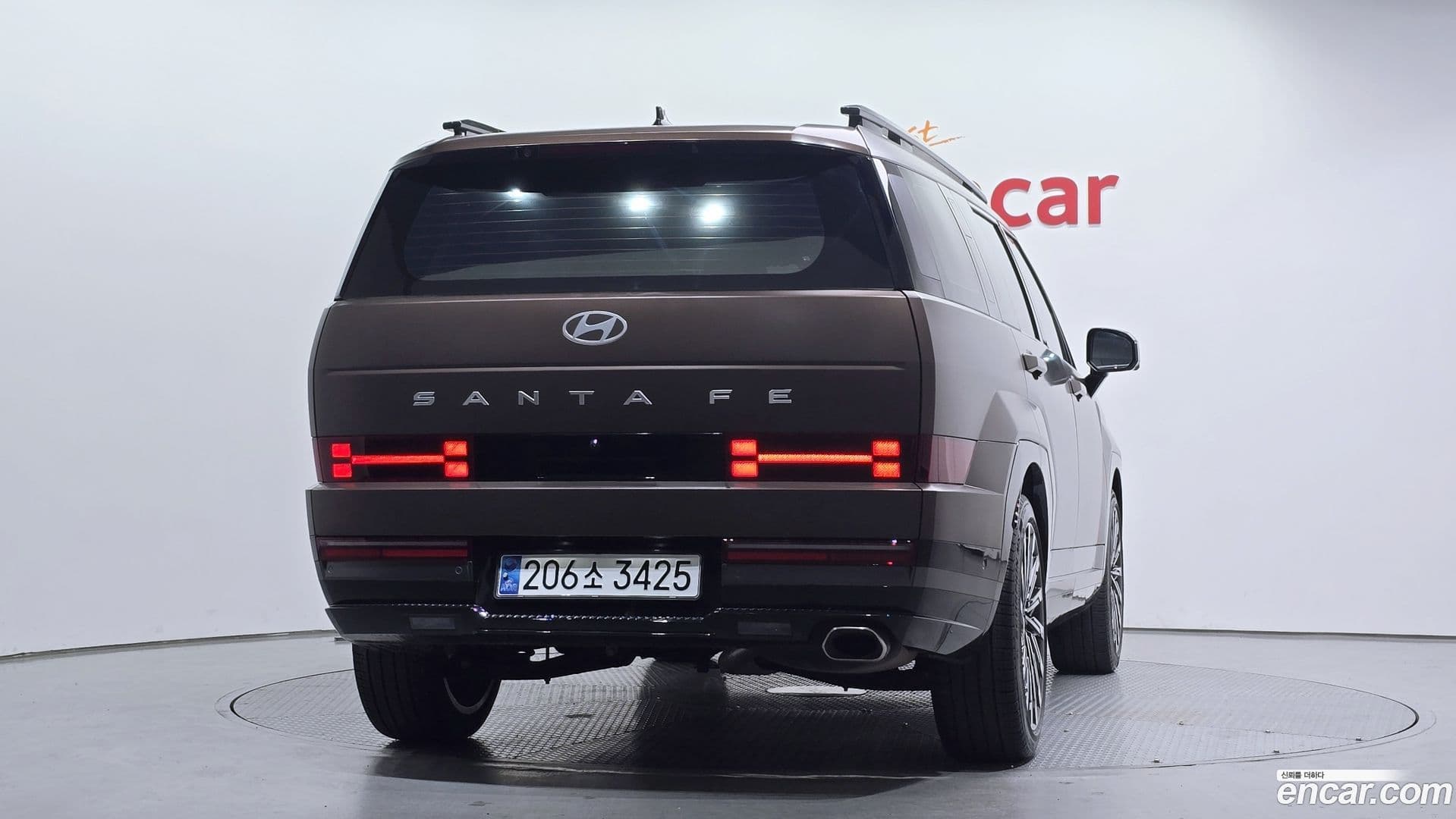 Main__Slider__Photo:Santafe Hyundai 2024.0-3