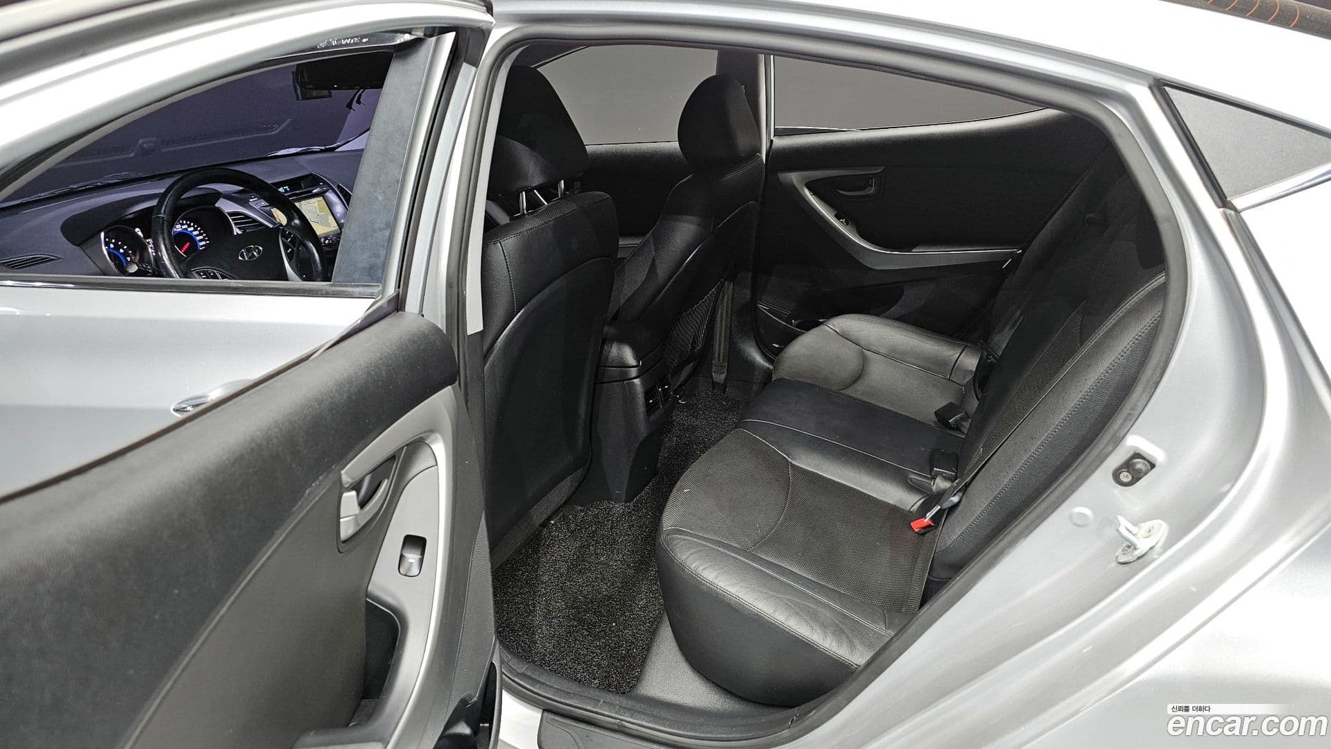 Main__Slider__Photo:AVANTE Hyundai 2015.1-10