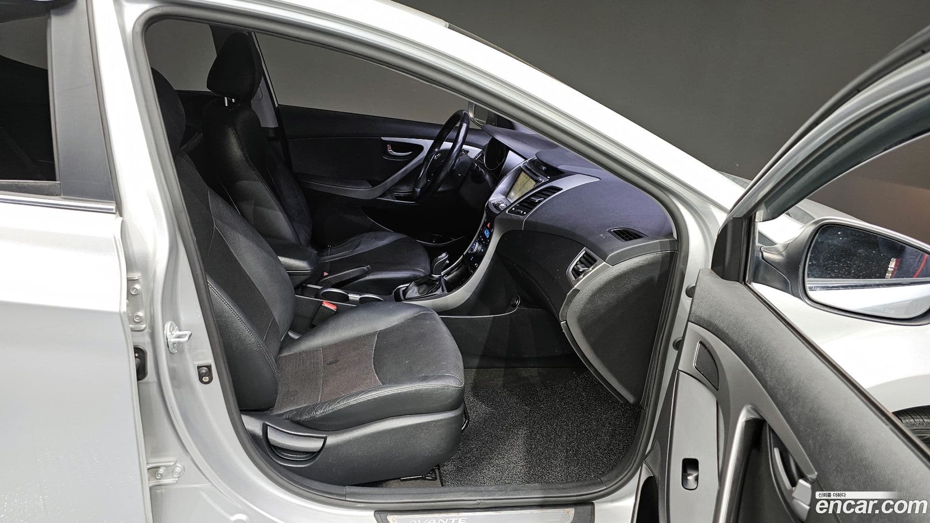 Main__Slider__Photo:AVANTE Hyundai 2015.1-11