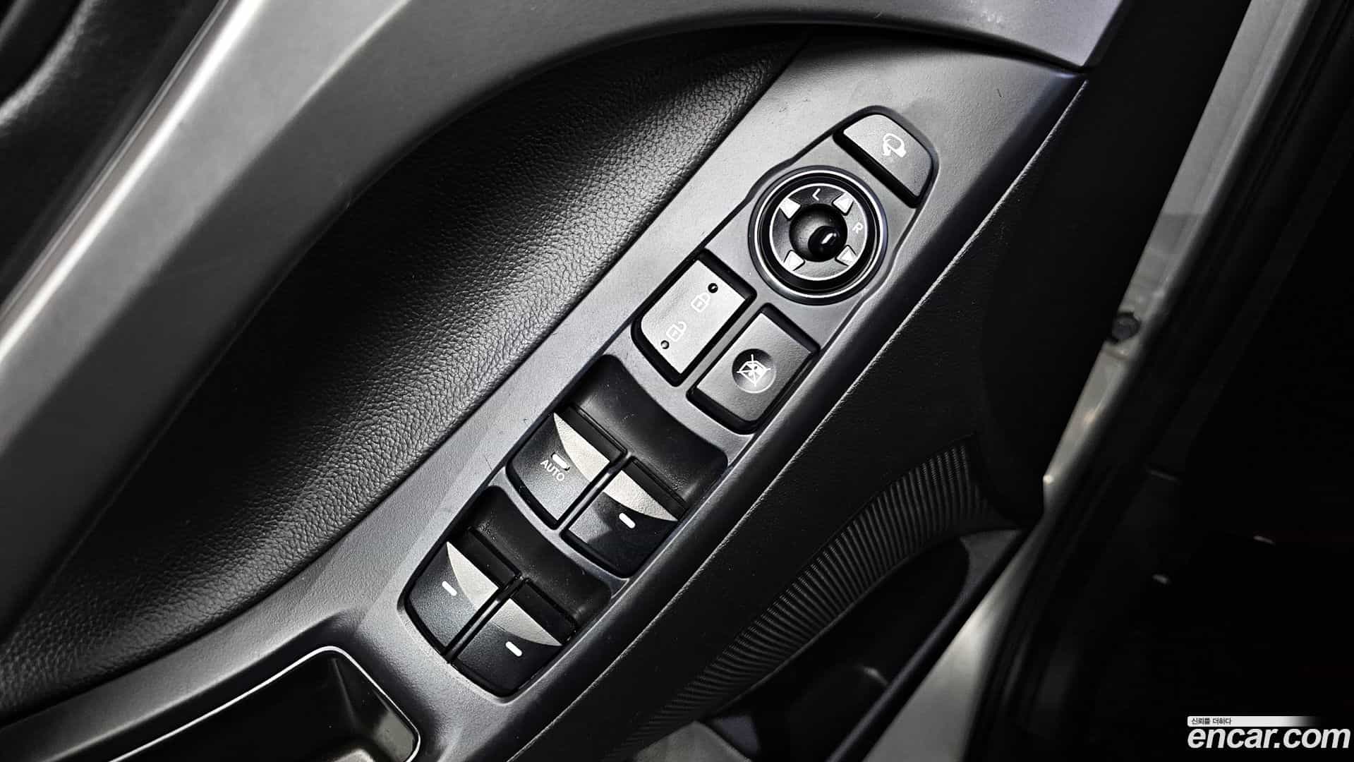 AVANTE Hyundai 2015.1-OPTION-017