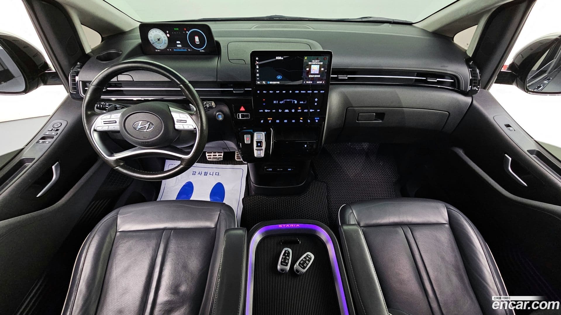 Main__Slider__Photo:Staria Hyundai 2021.11-6