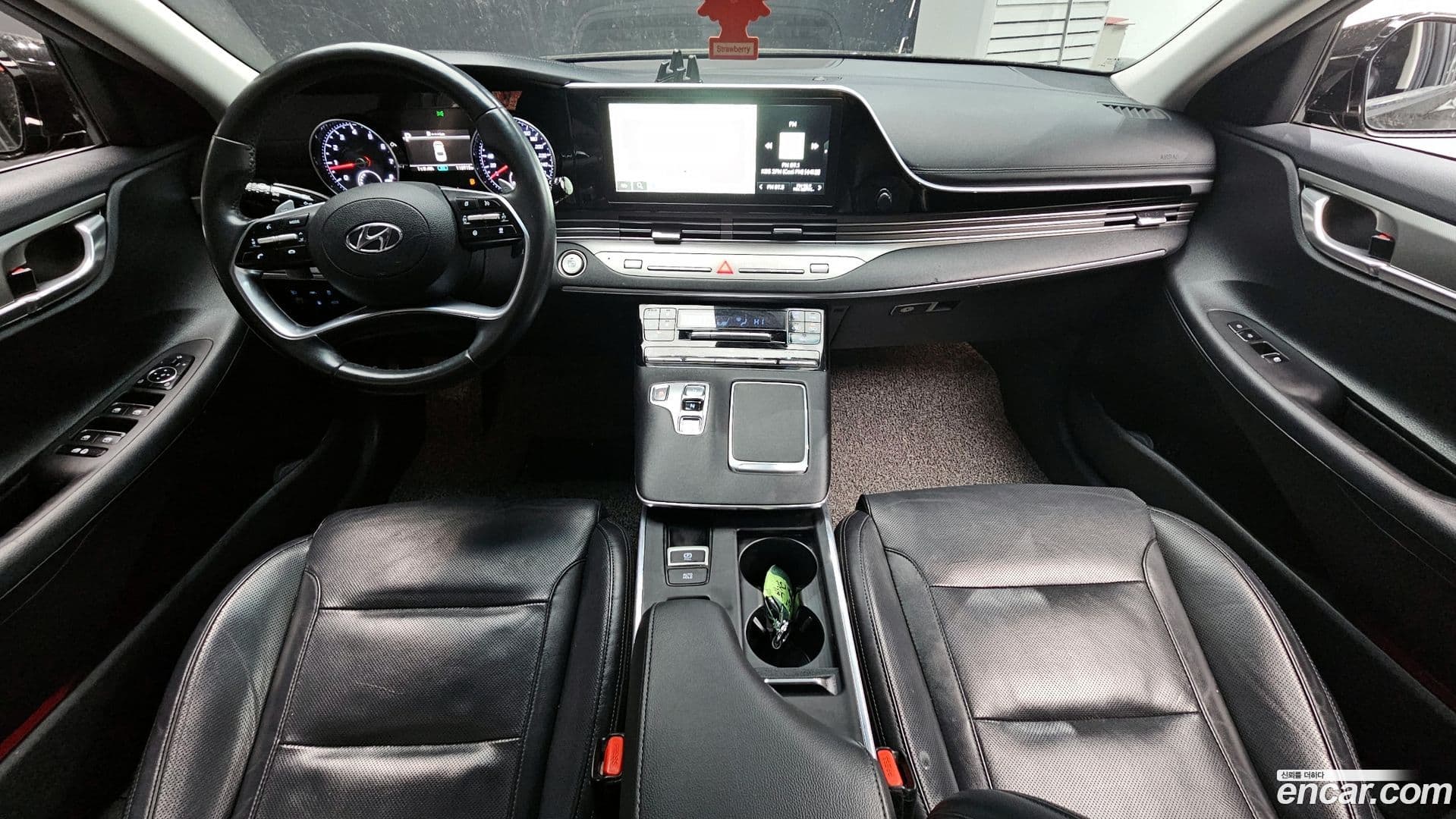 Main__Slider__Photo:Grandeur Hyundai 2020.4-6