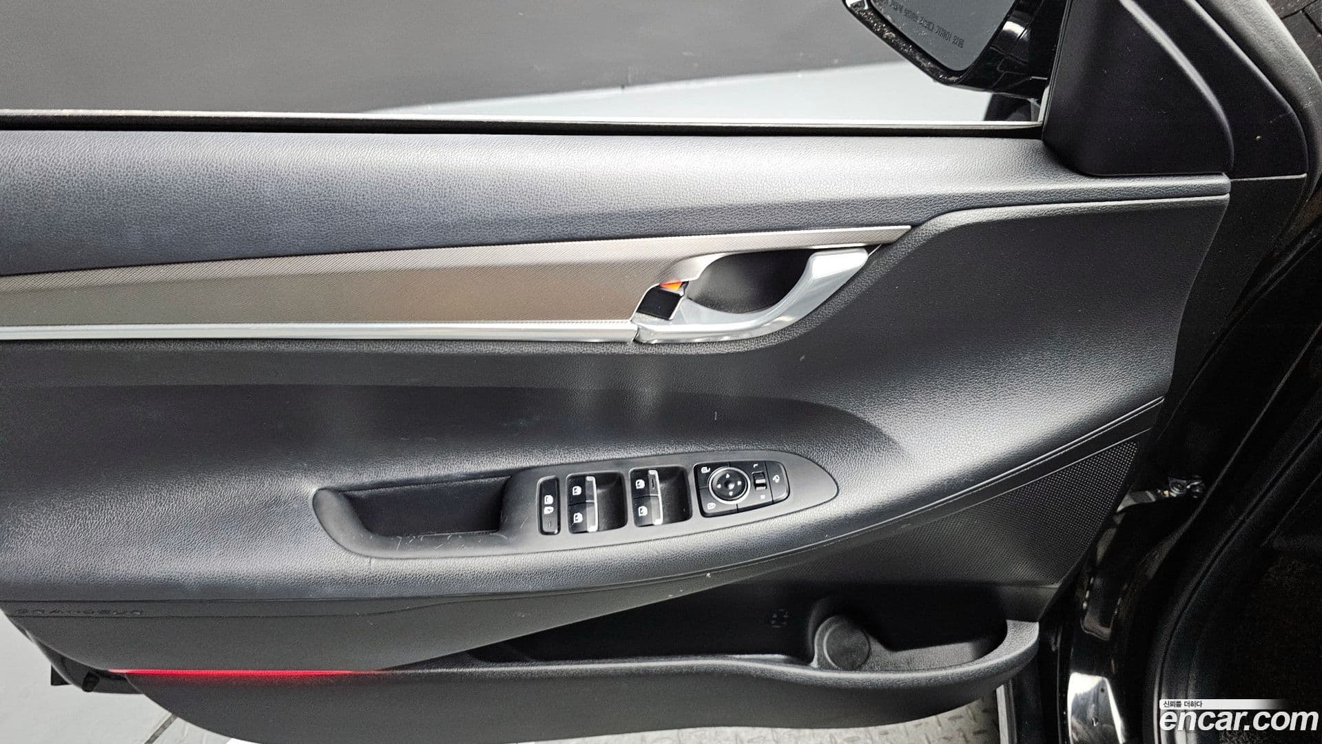 Main__Slider__Photo:Grandeur Hyundai 2020.4-16