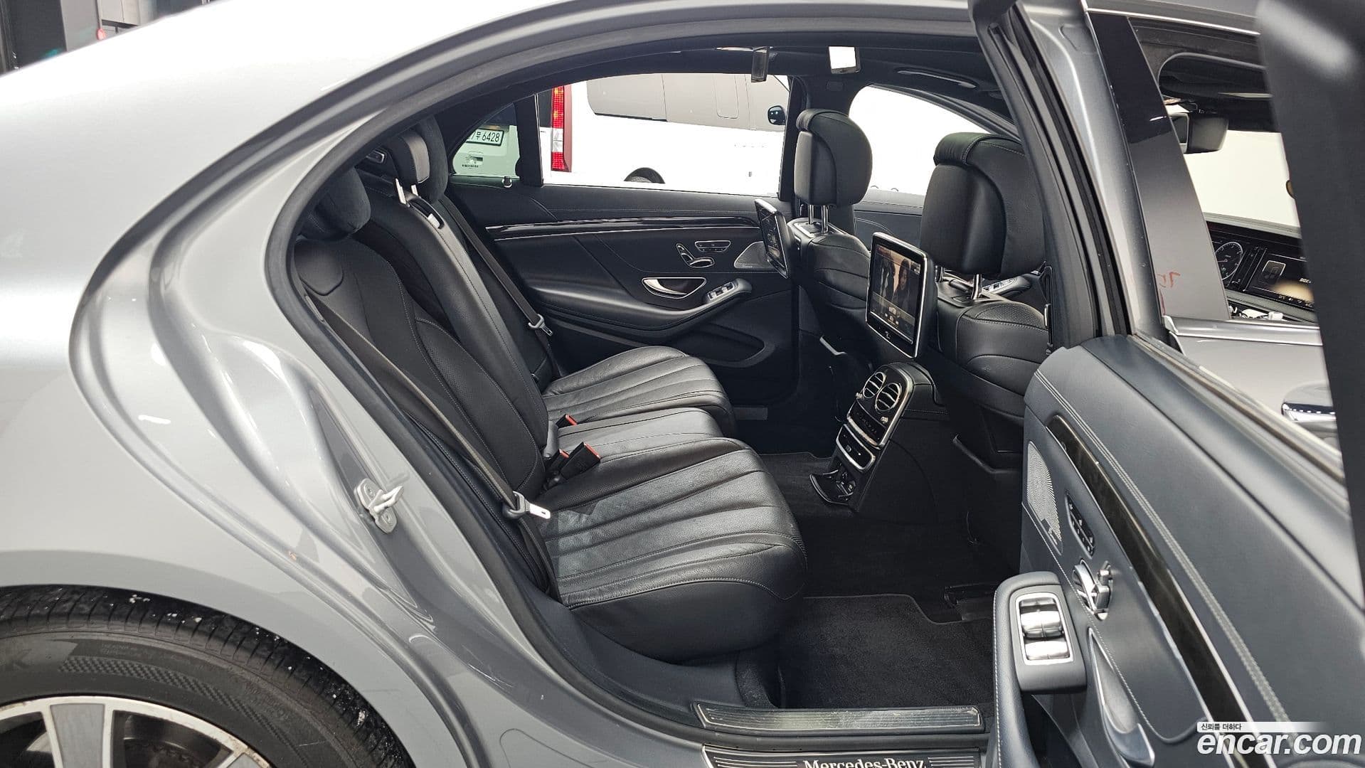 Main__Slider__Photo:S-Class Mercedes-Benz 2014.1-11