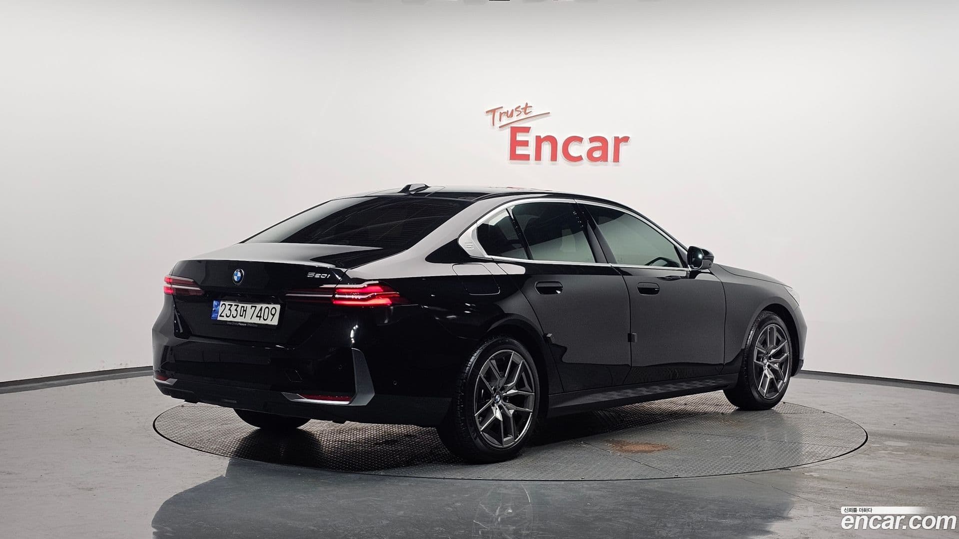 Main__Slider__Photo:5-Series BMW 2023.9-1