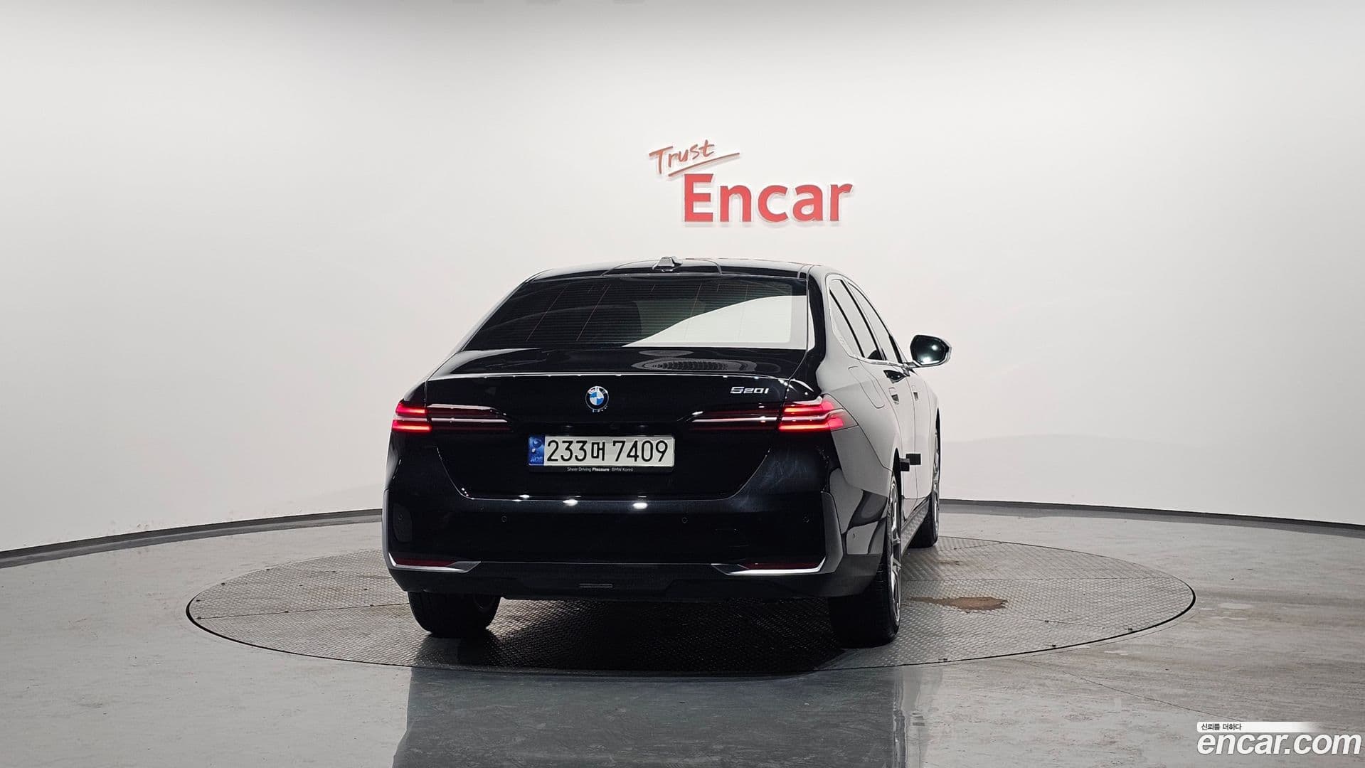 Main__Slider__Photo:5-Series BMW 2023.9-3