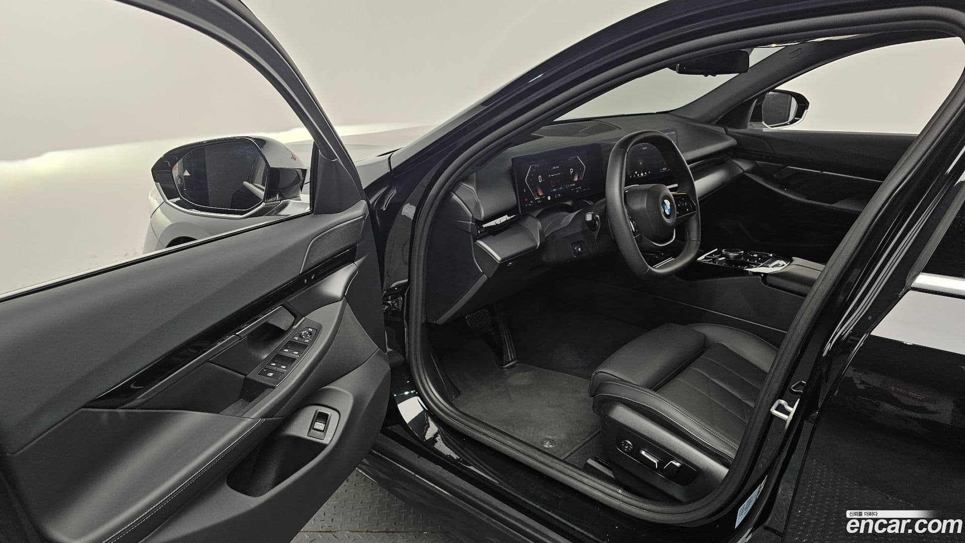 Main__Slider__Photo:5-Series BMW 2023.9-10