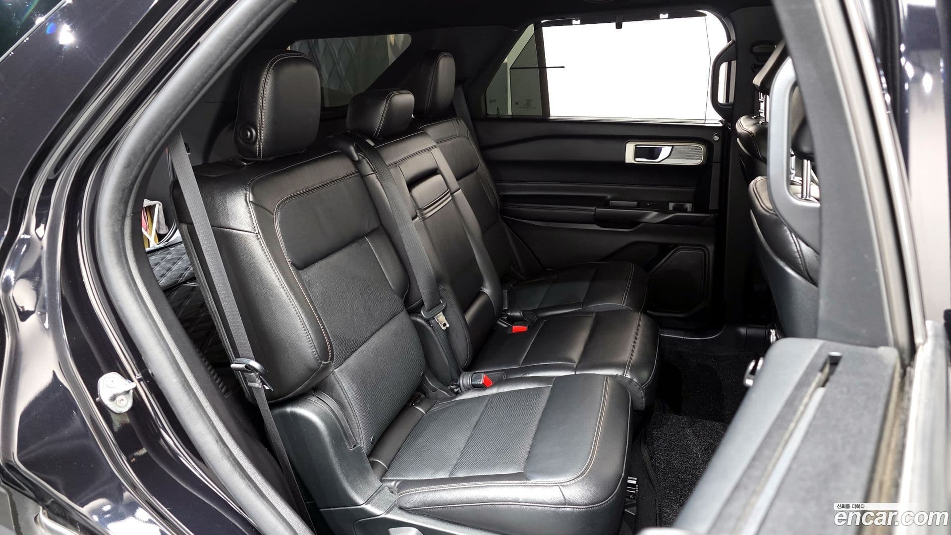 Main__Slider__Photo:Explorer Ford 2020.3-11