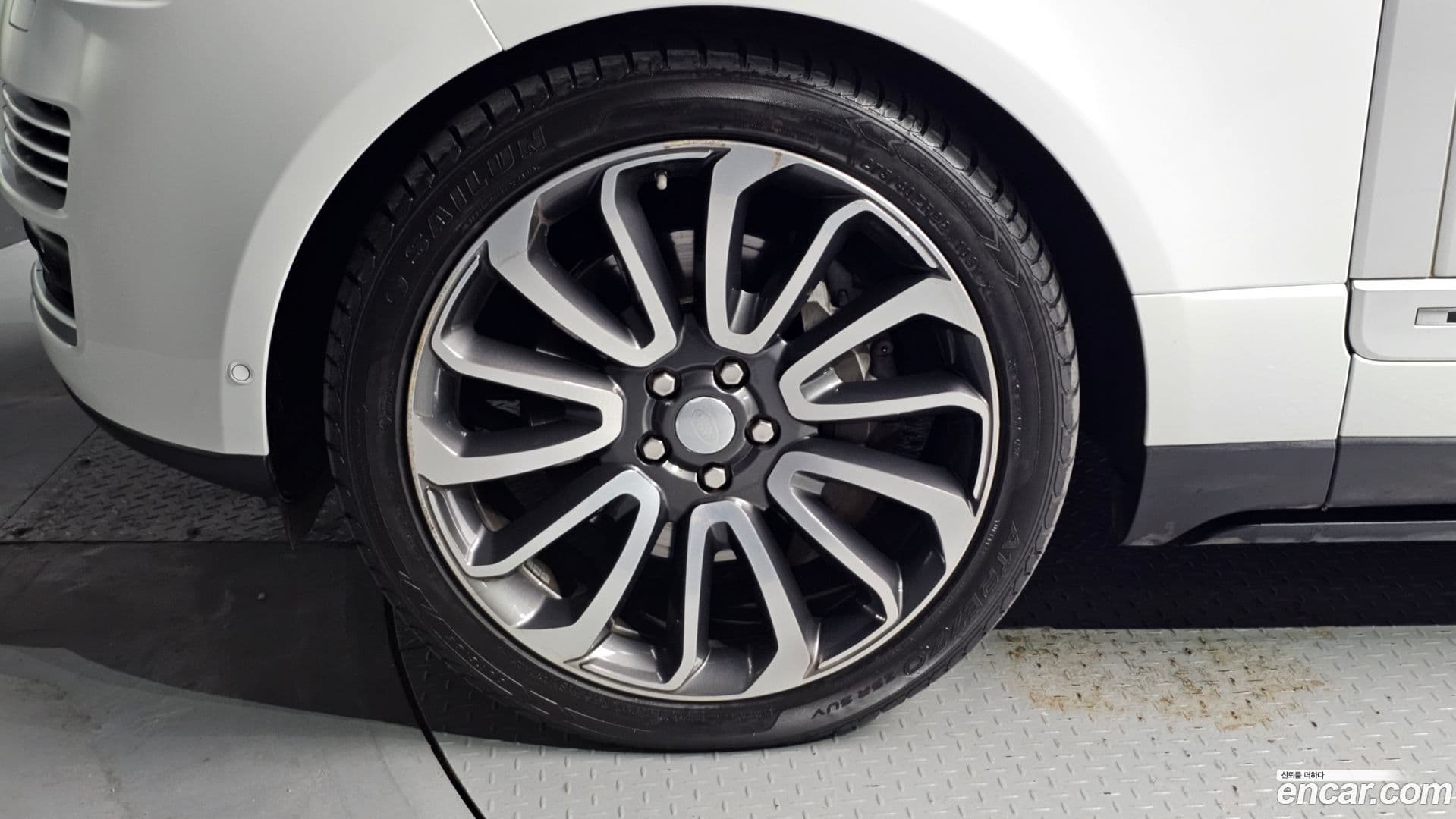 Main__Slider__Photo:Range Rover Land Rover 2016.11-4