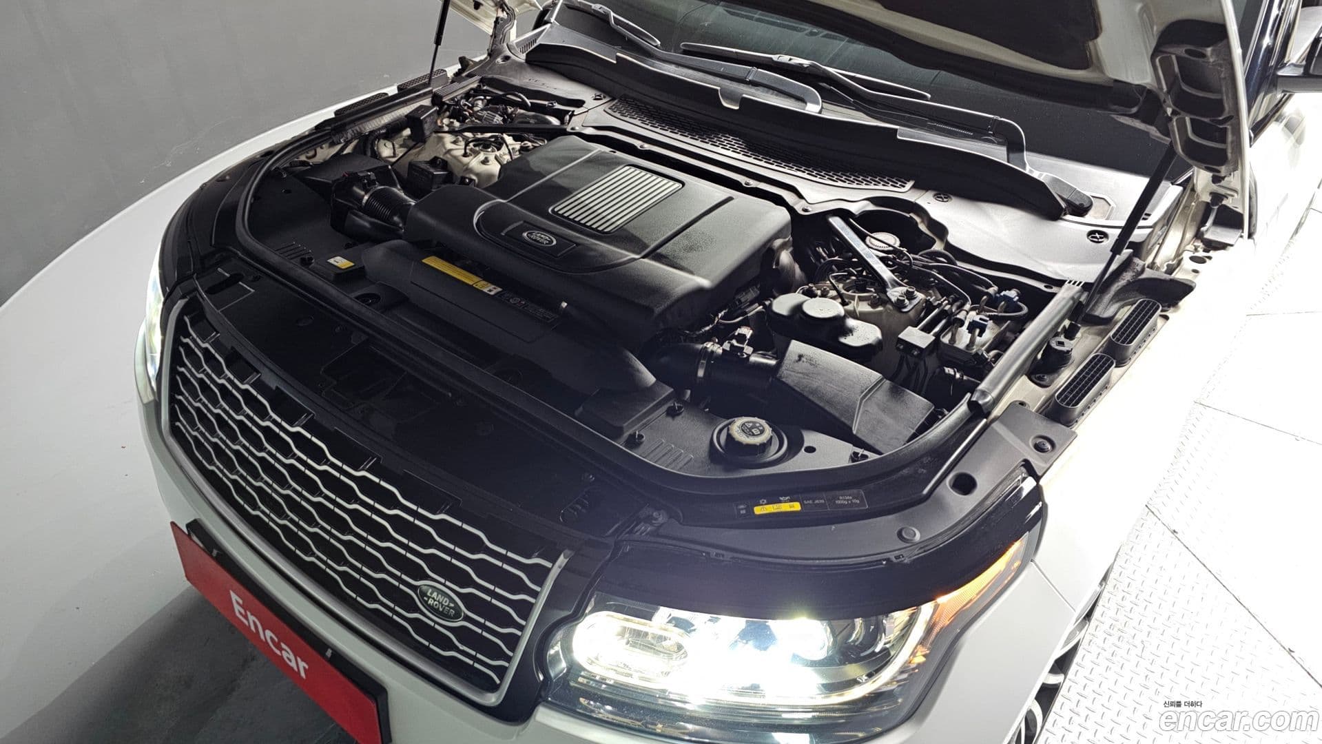 Main__Slider__Photo:Range Rover Land Rover 2016.11-5