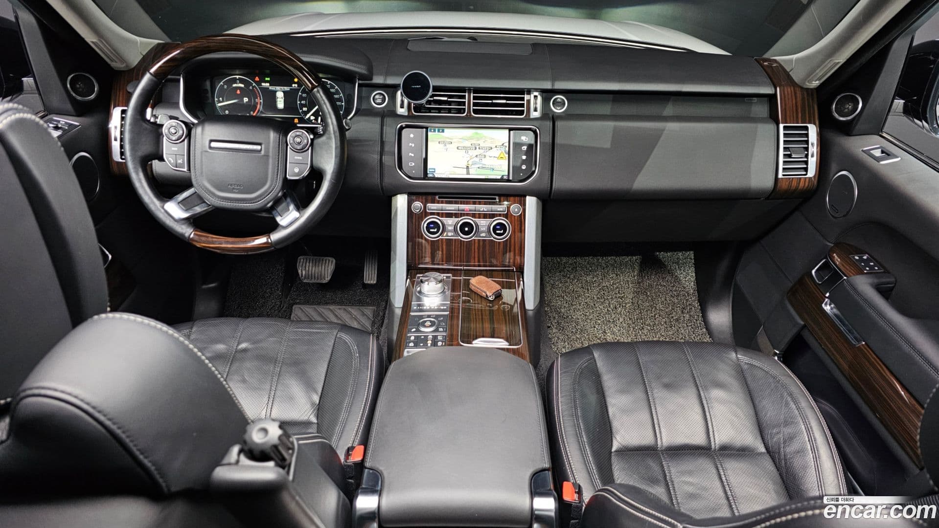 Main__Slider__Photo:Range Rover Land Rover 2016.11-6